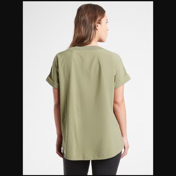Athleta Zephyr Tee Blouse Shade Shadow Olive Green Size M Retail Price $79.00 - Picture 1 of 10